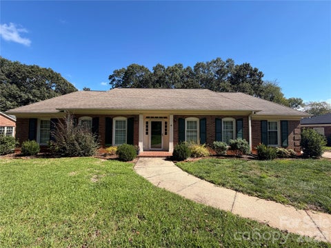 Photo of 520 King Edward Road, Charlotte, NC 28211 (MLS # 4433810)