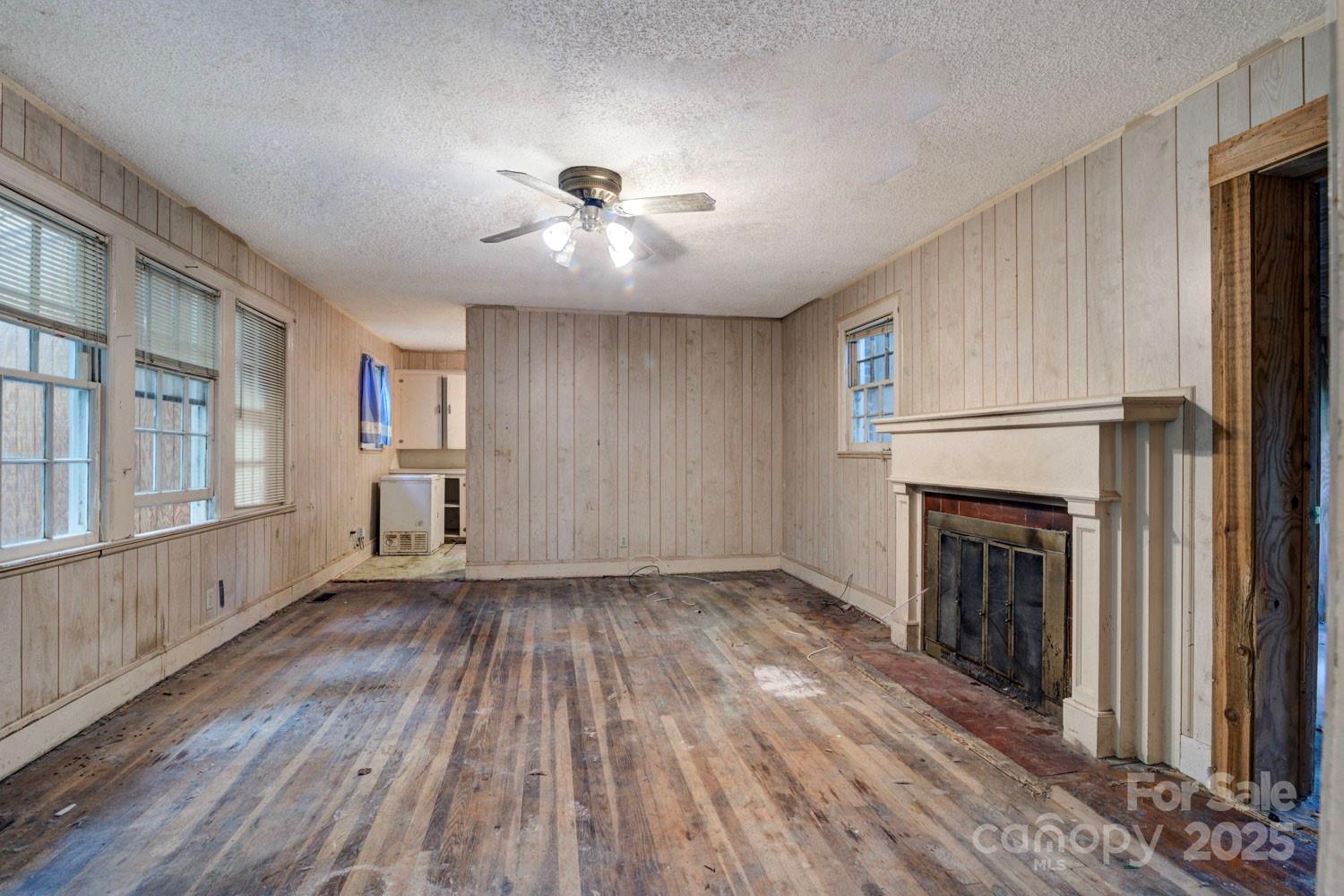 109 N Belvedere Avenue