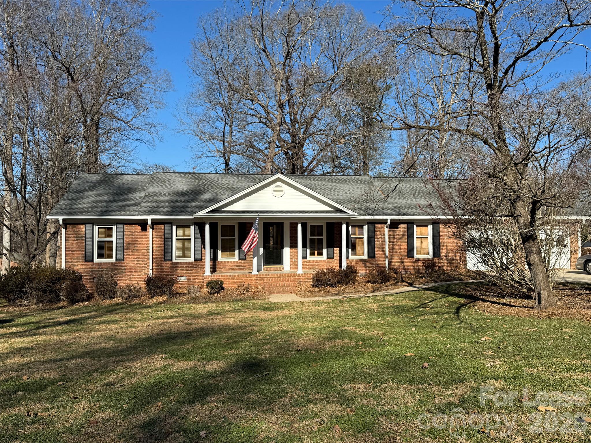 Photo 1 of 28 — 307 Fallingbrook Drive, Belmont, NC 28012