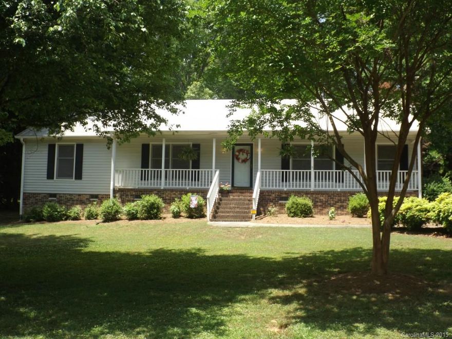 Come home to this charming 3/2 (walk-in closets) ranch on private lot w/mature trees/lush landscaping. Enjoy large screened porch & deck while entertaining.  Read a book on rocking chair front porch or just relax while enjoying nature. Curl up on the sofa near F/P on a cool evening.  Enjoy cooking in  large kitchen w/abundant counter/storage space. Retreat into large den/rec room for games/movies.  Enjoy the lifestyle this beautiful home has to offer! Just minutes to I77, shopping/dining.