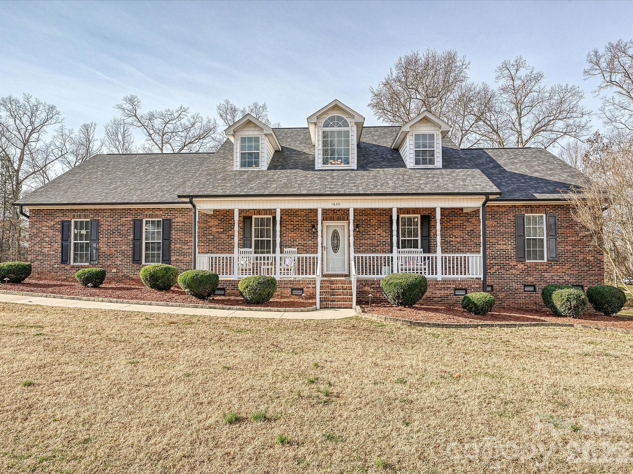 1620 Bennington Drive NW