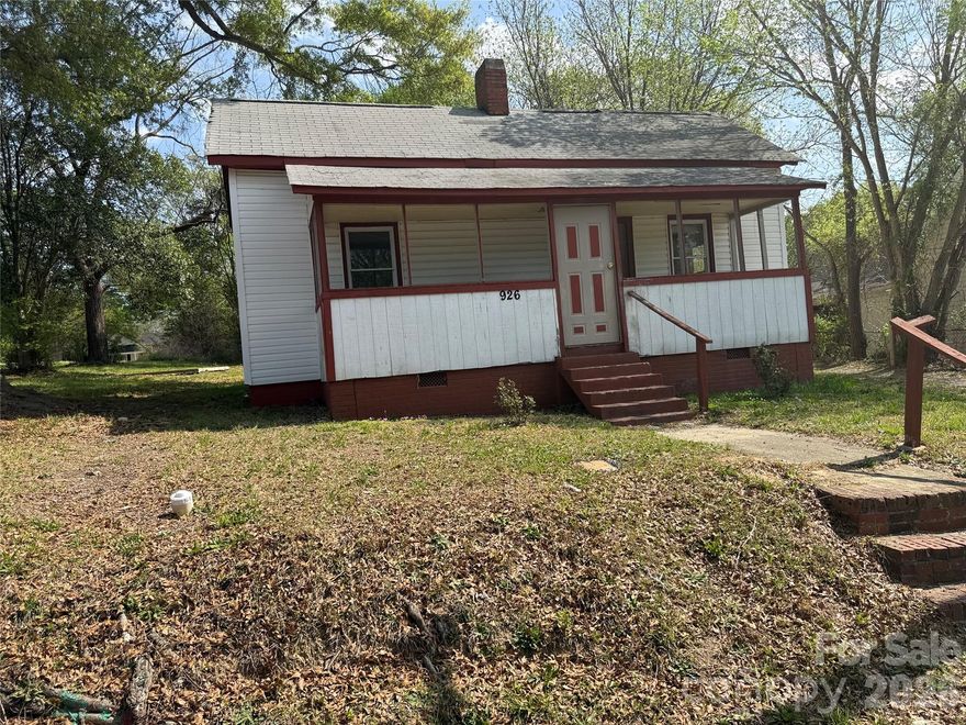 Fantastic opportunity for investor looking to add or start a rental property portfolio.  Tons of potential with convenient Lancaster location.