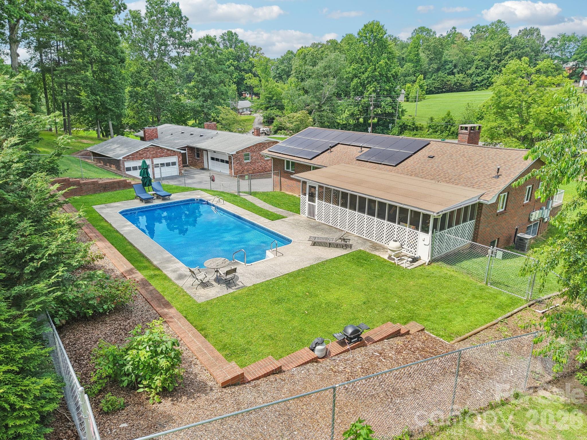 318 Old Leicester Highway