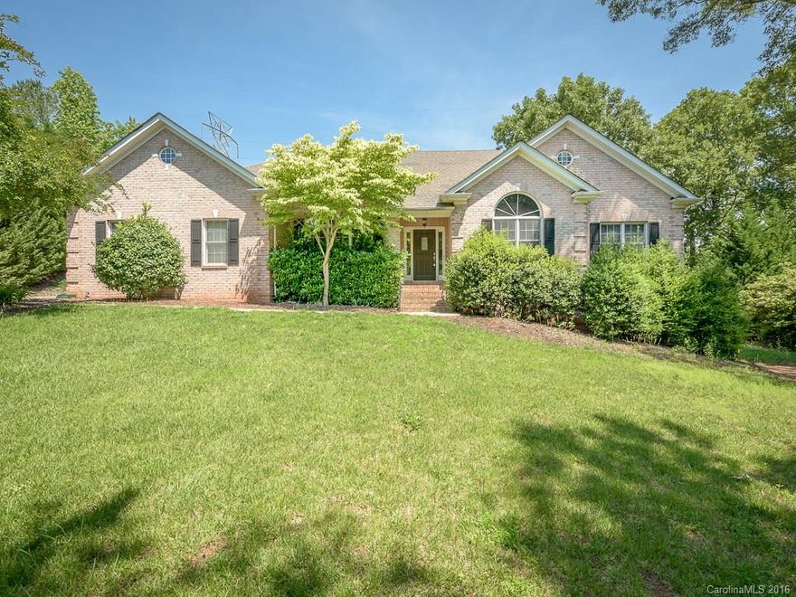 Lovely full brick ranch home in Oxford Place. This home has 3 bedroom, 2.5 baths with tray ceilings in the master bedroom with walk-in closet. Formal dining room, fireplace in living room, side car garage and deck.