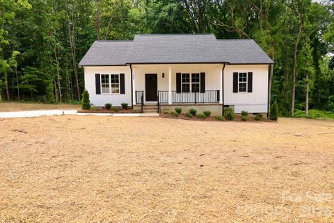 Photo of 1608 Russell Courtney Road, Monroe, NC 28112 (MLS # 4391416)