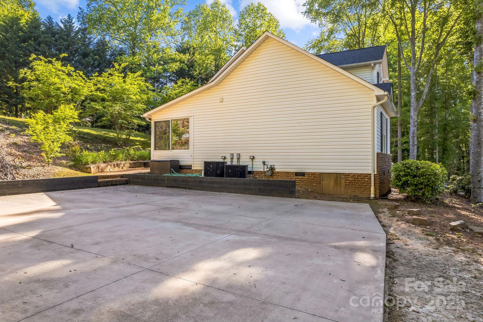 190 Hannah Drive