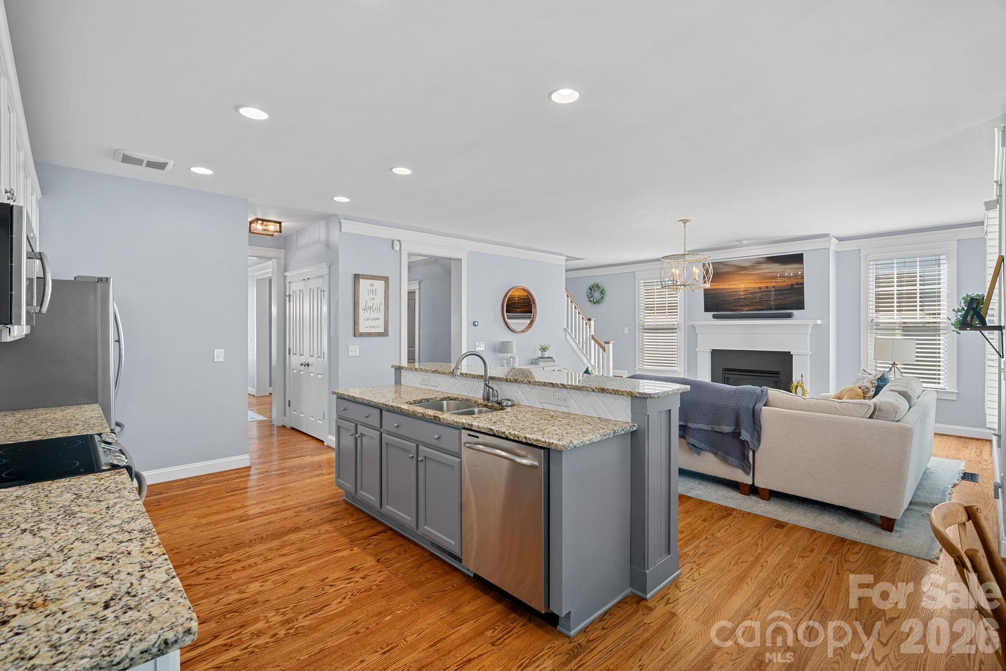 5595 Morris Hunt Drive