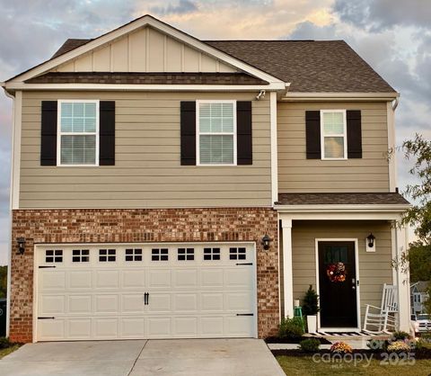 Photo of 272 Court House Avenue, York, SC 29745 (MLS # 4309754)
