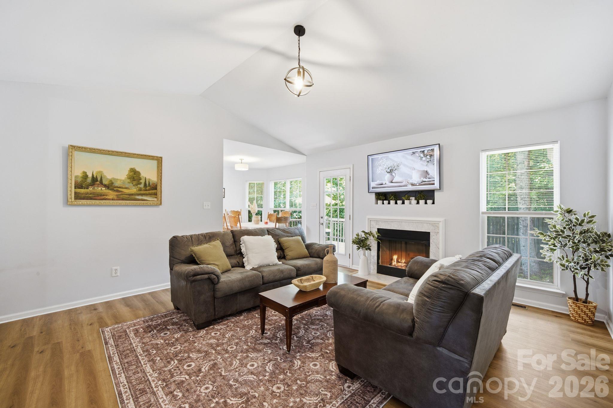 1008 Raywood Court
