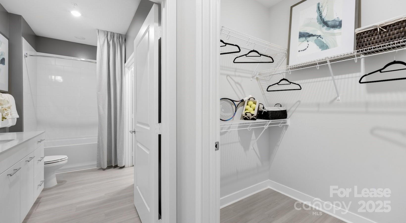 Matthews, North Carolina 28105, United States, 1 Bedroom Bedrooms, ,1 BathroomBathrooms,Residential,Active,231290