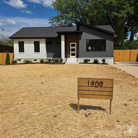1909 Windham Place Charlotte NC 28205