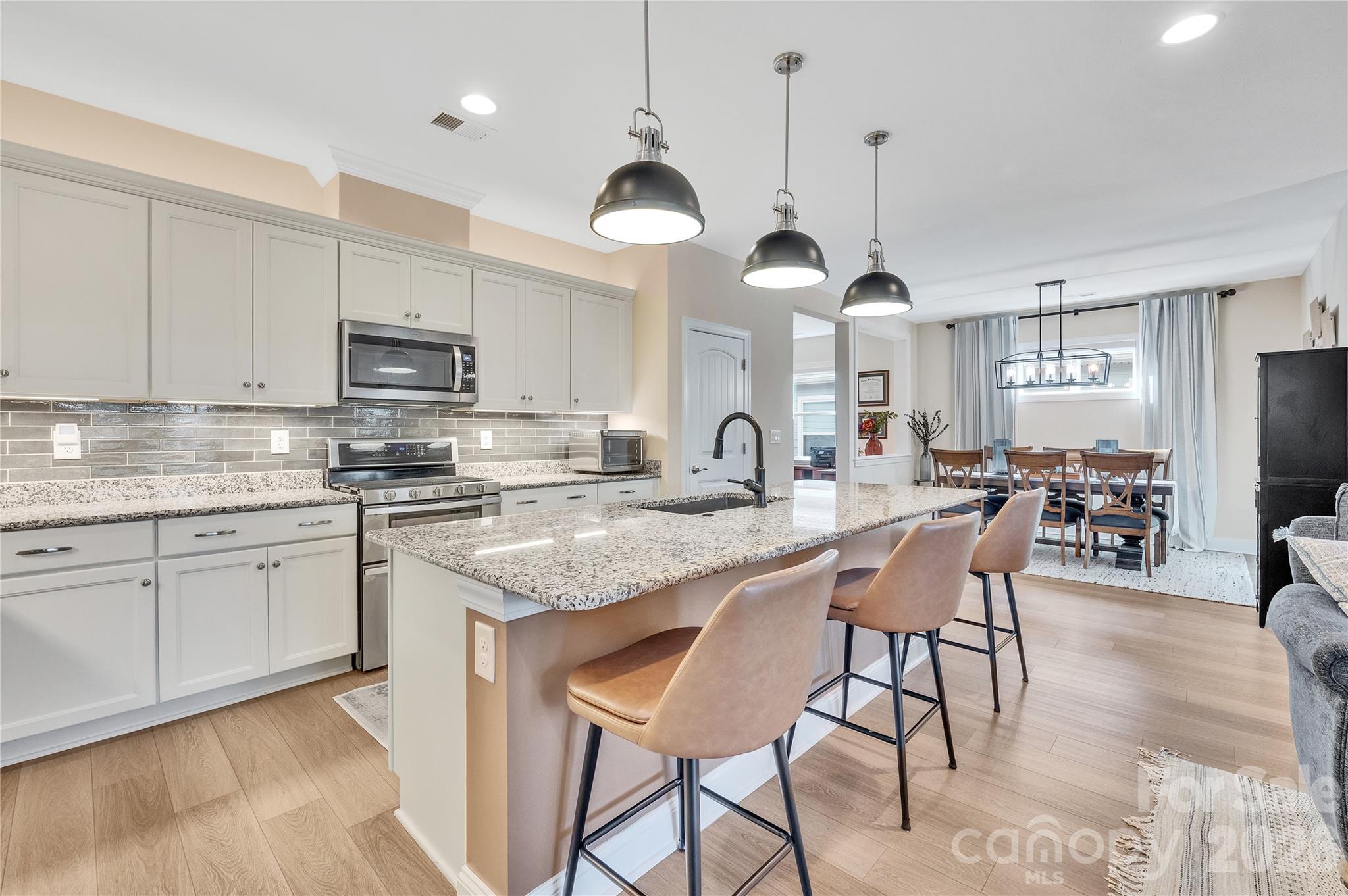 6243 Scuttle Lane