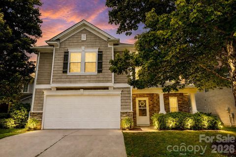 Photo of 2717 Markham Woods Court, Charlotte, NC 28214 (MLS # 4395934)