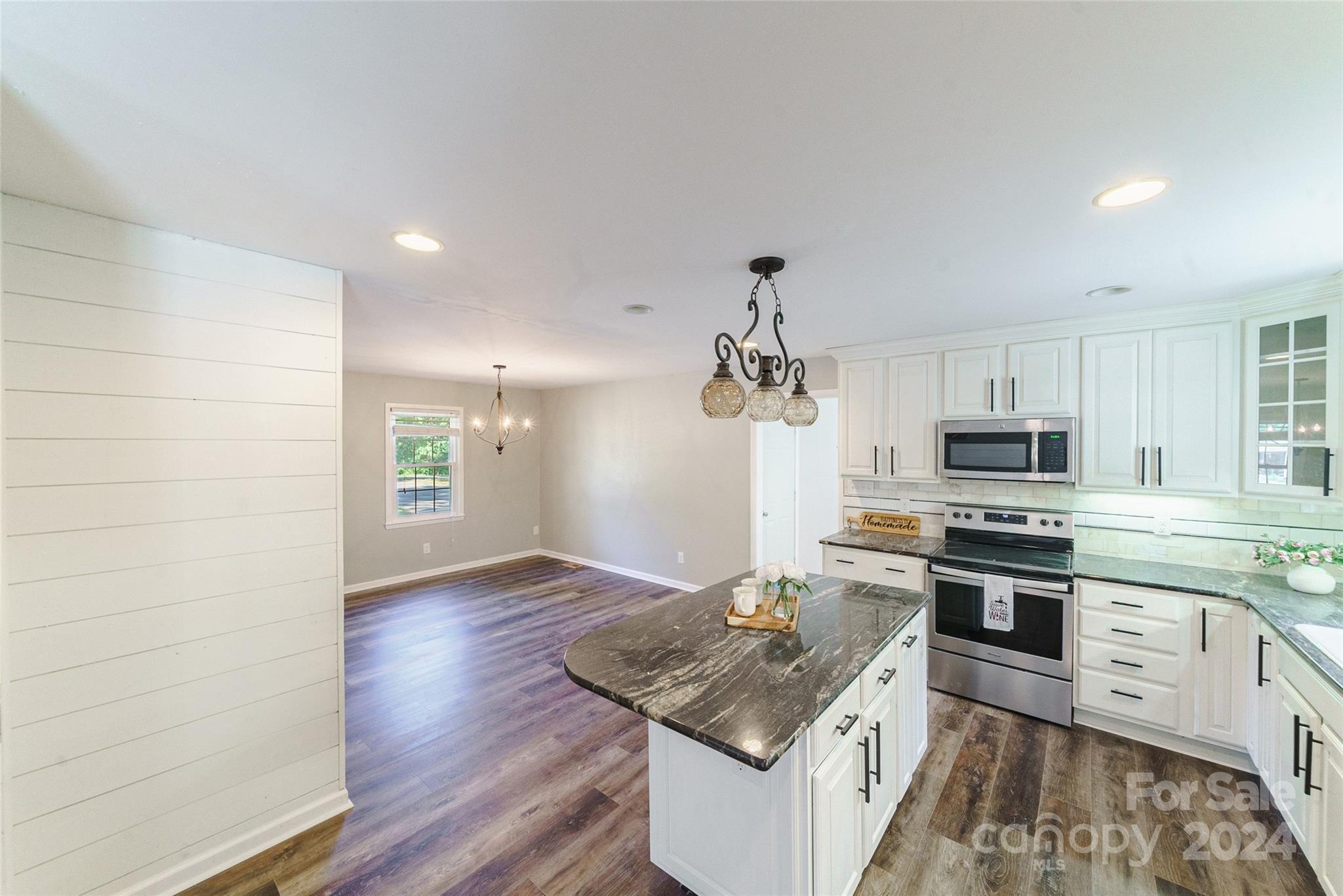 Hills Dell - Residential