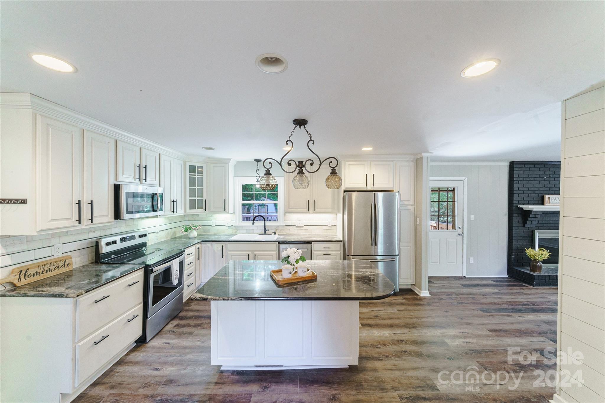 Hills Dell - Residential