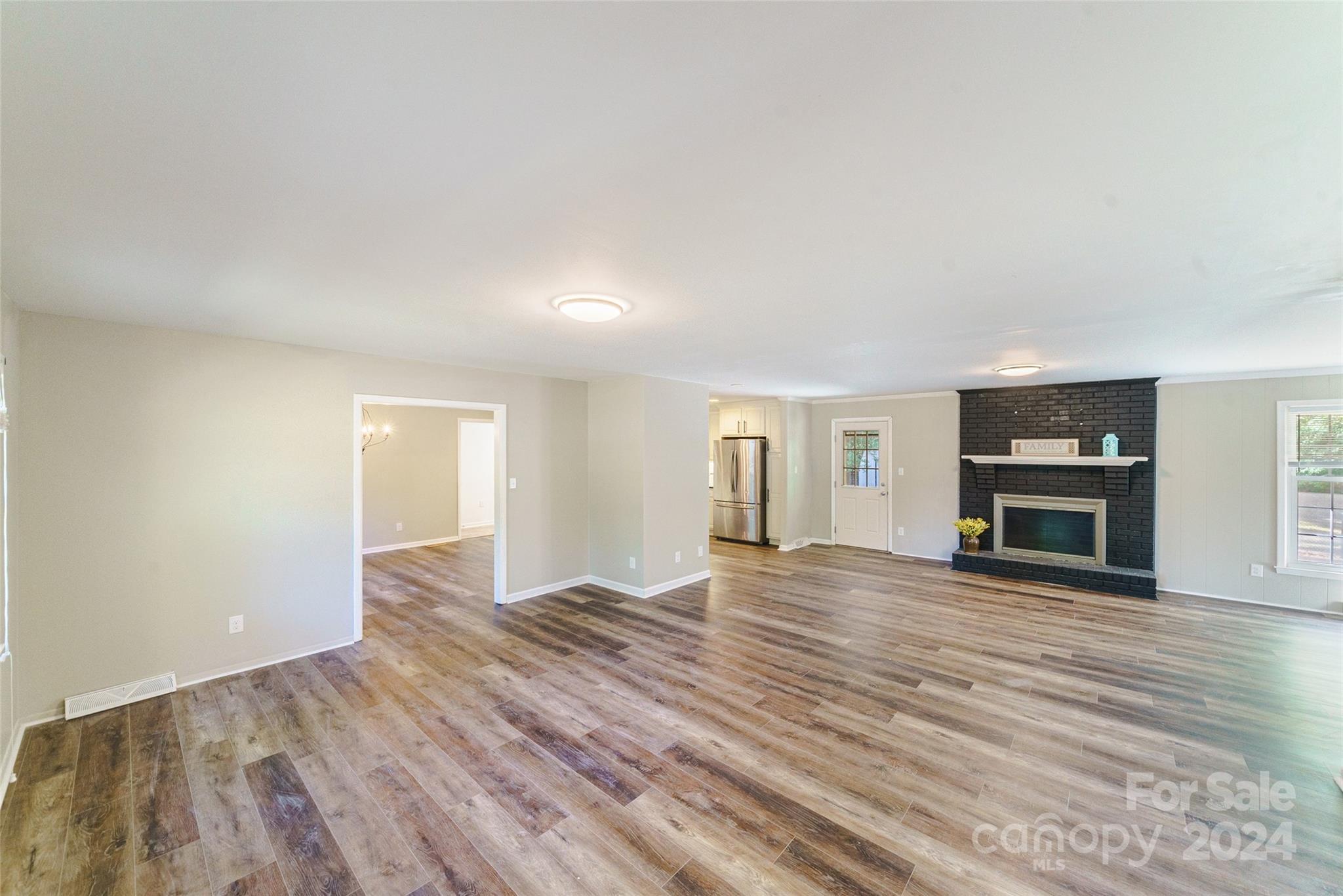 Hills Dell - Residential