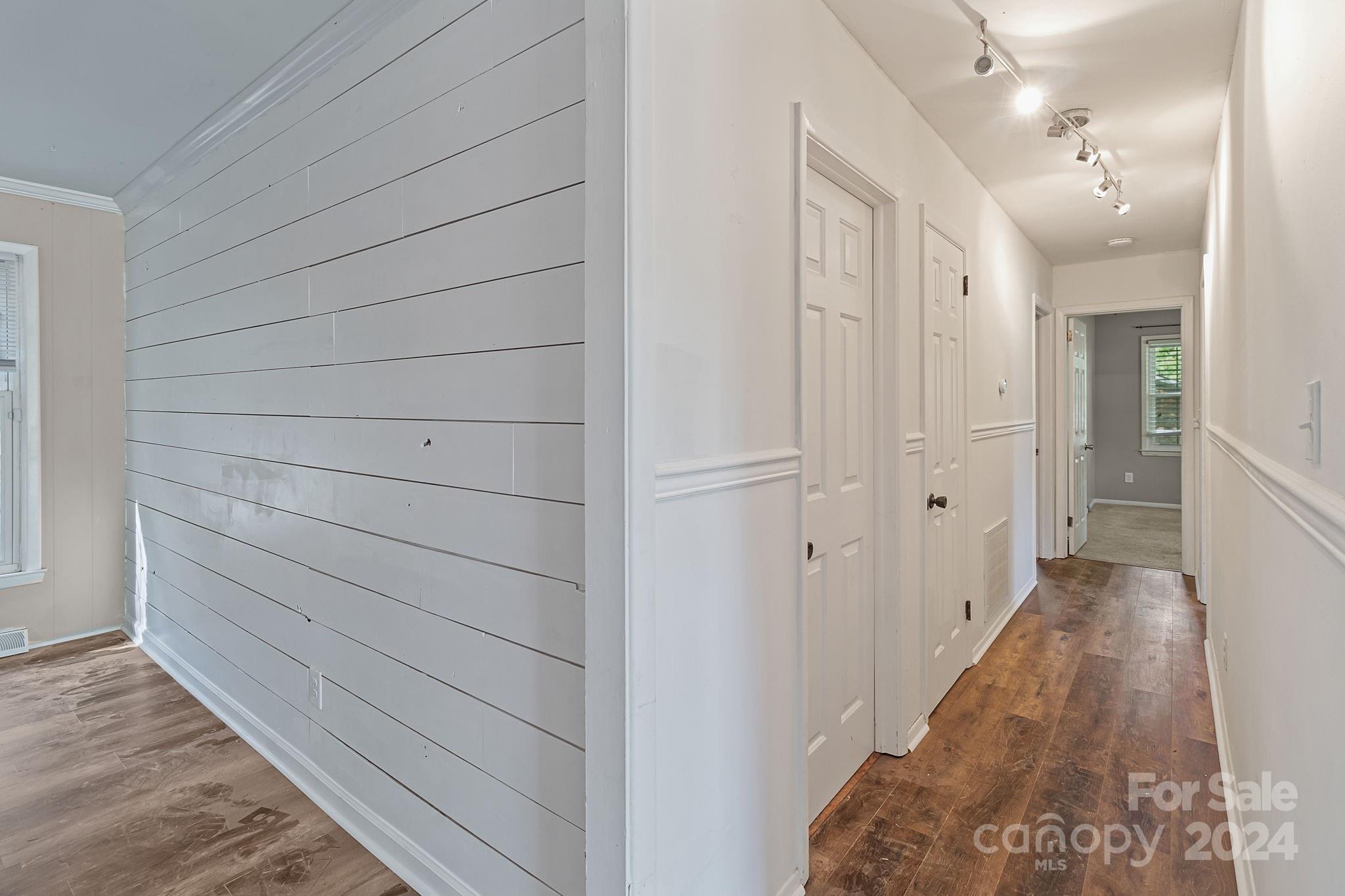 Hills Dell - Residential