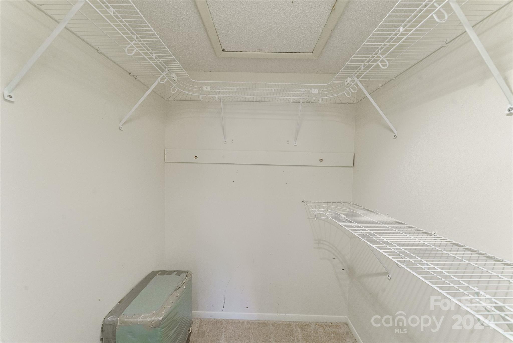 Hills Dell - Residential