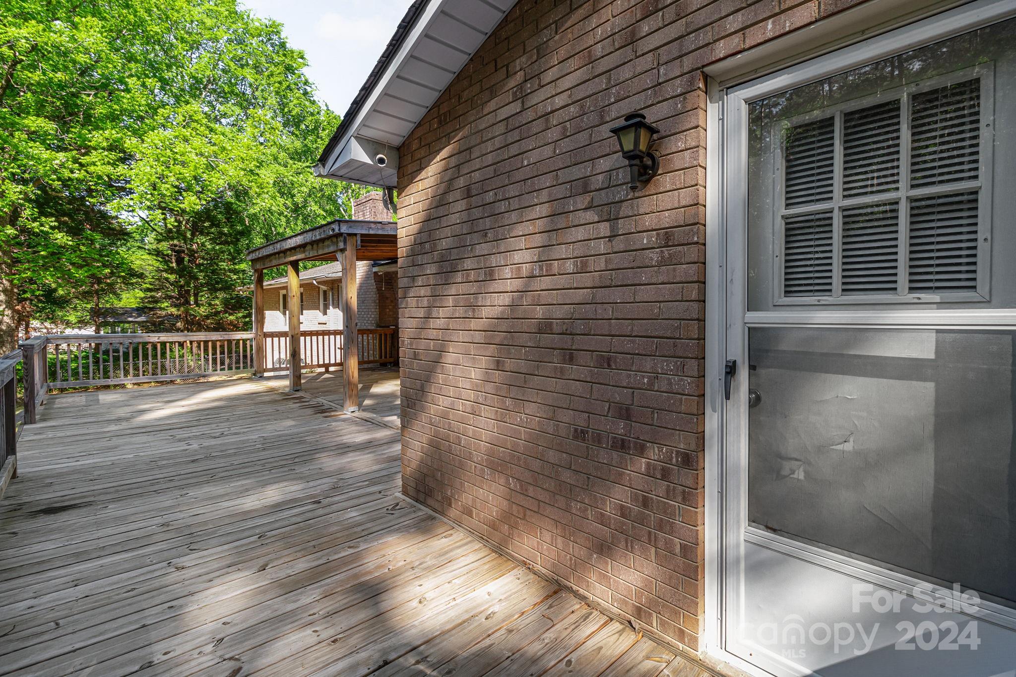 Hills Dell - Residential