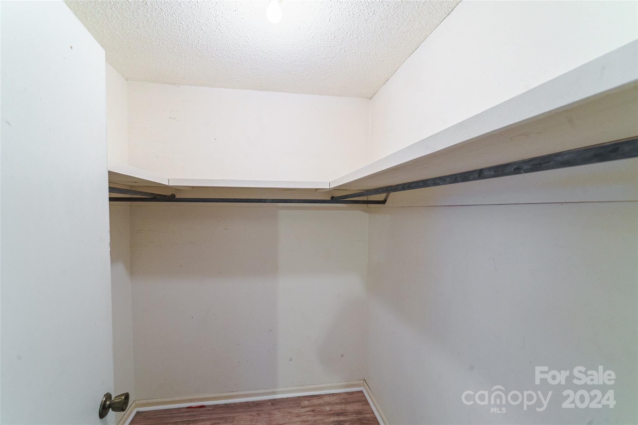 Hills Dell - Residential