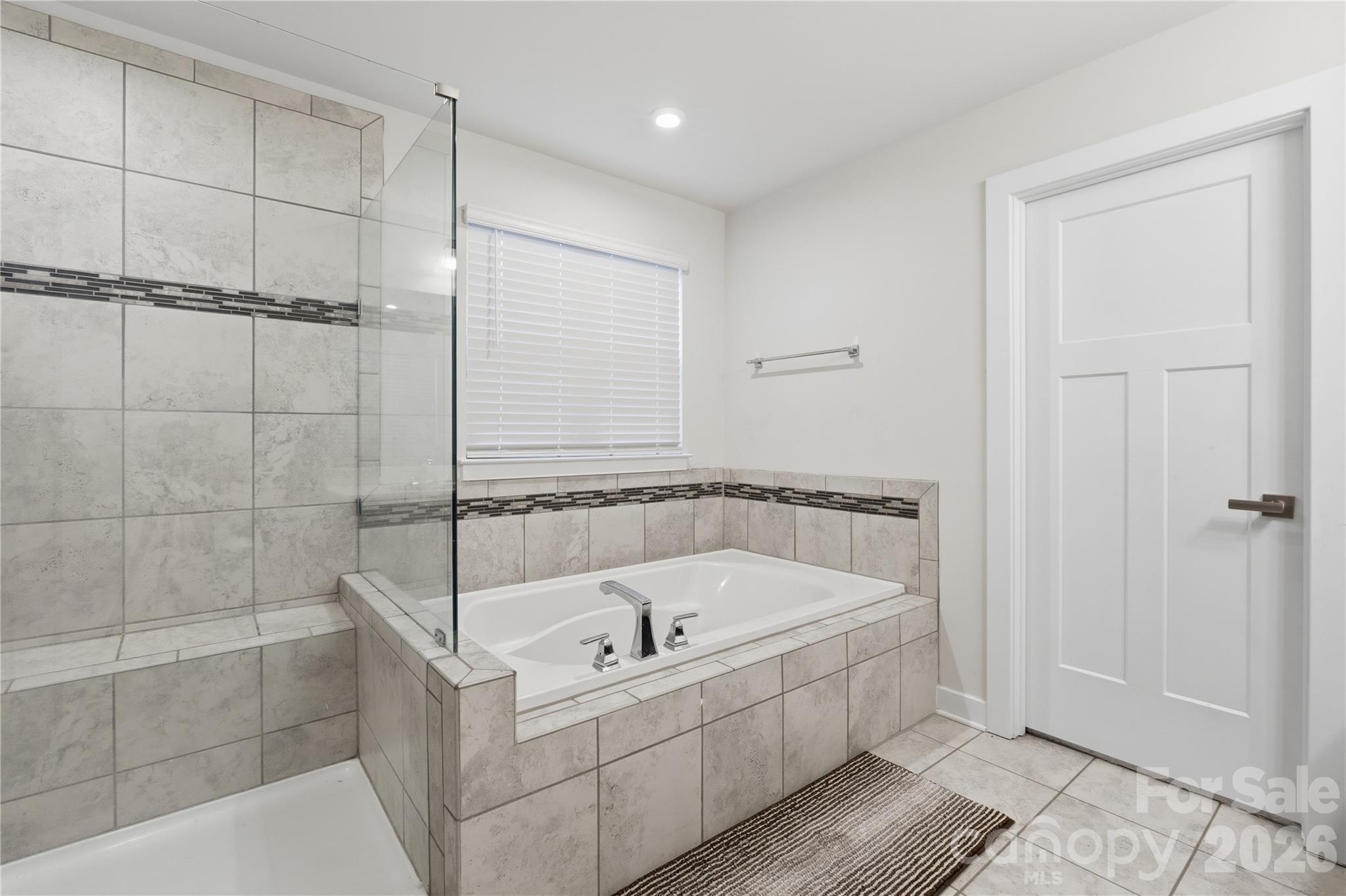 Holcomb Woods - Residential