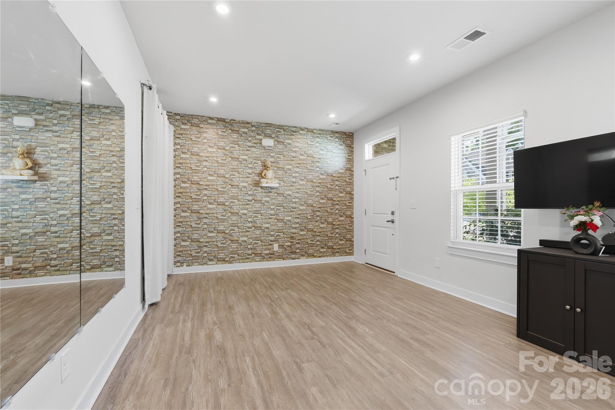Holcomb Woods - Residential