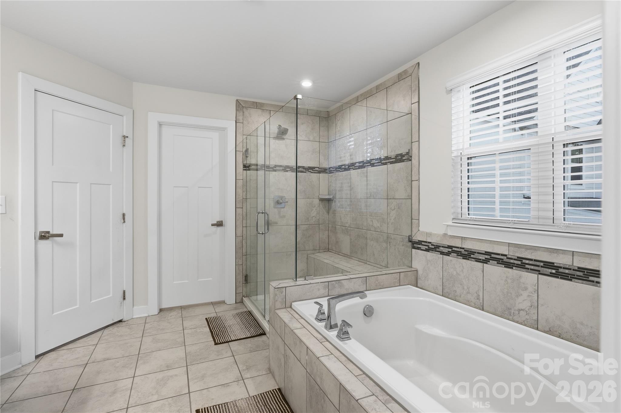 Holcomb Woods - Residential