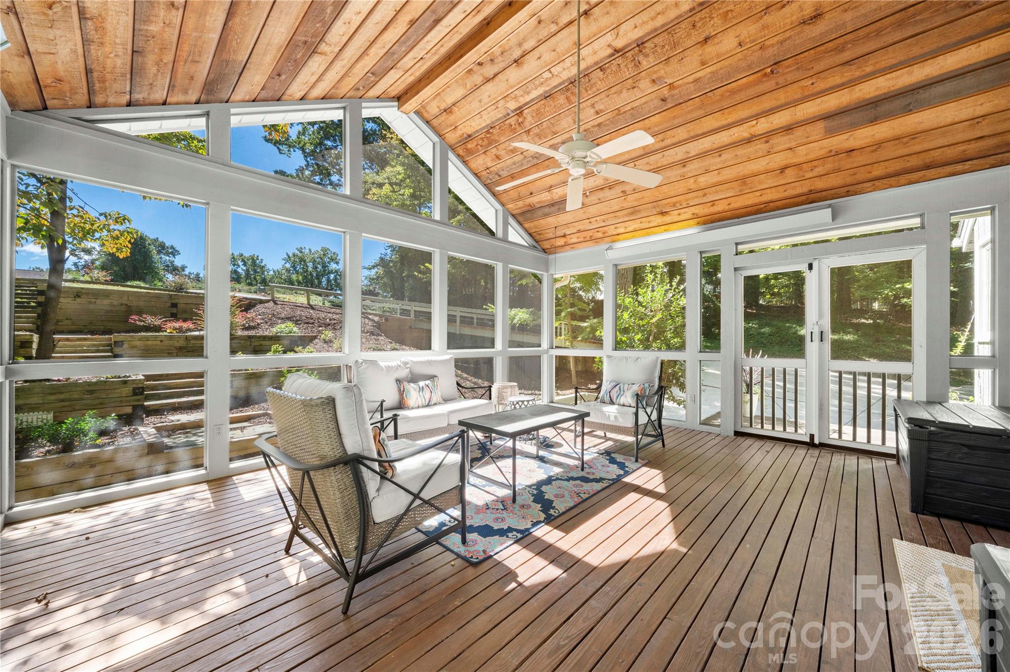 6 Oakwood Court