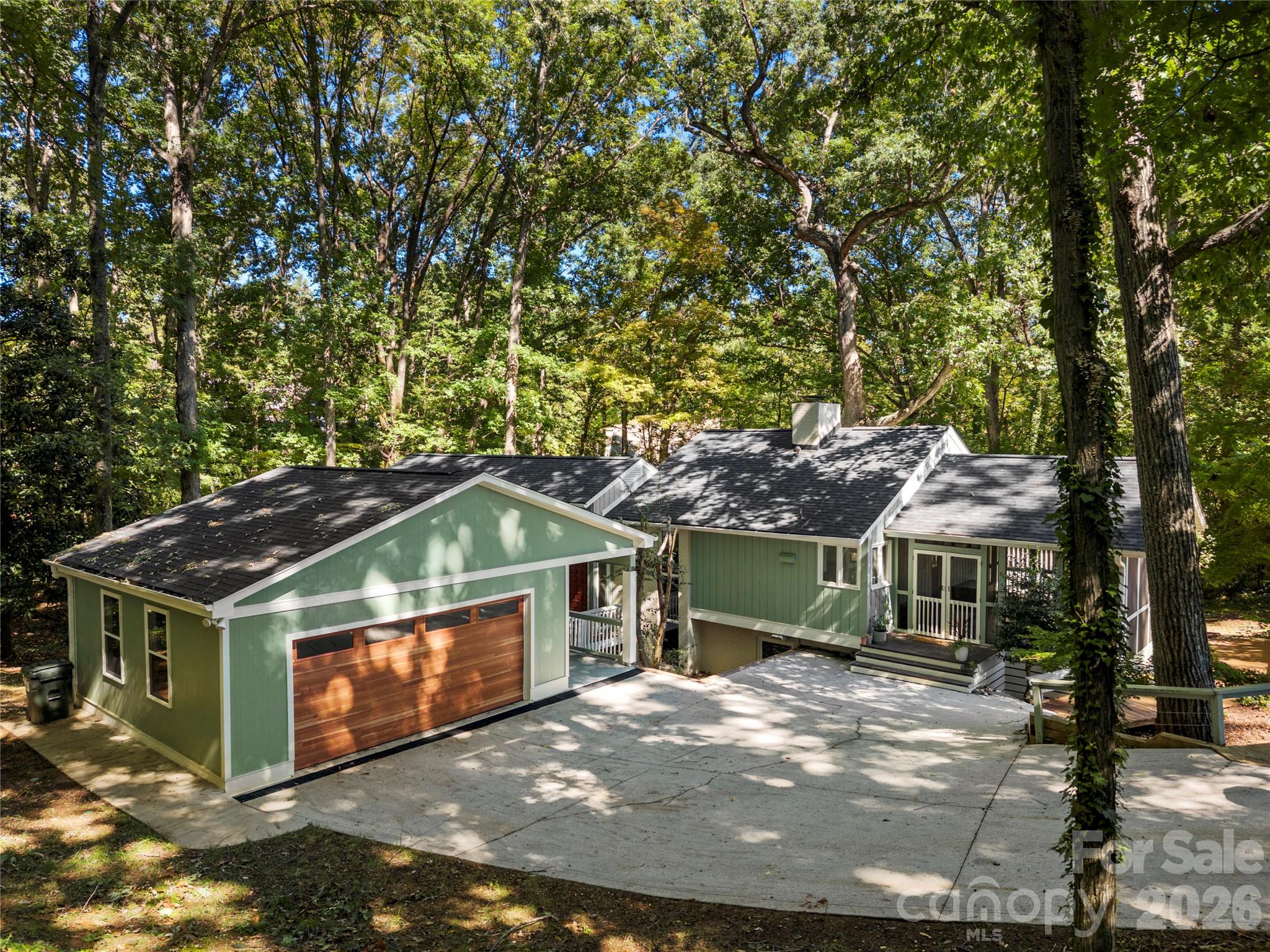 6 Oakwood Court