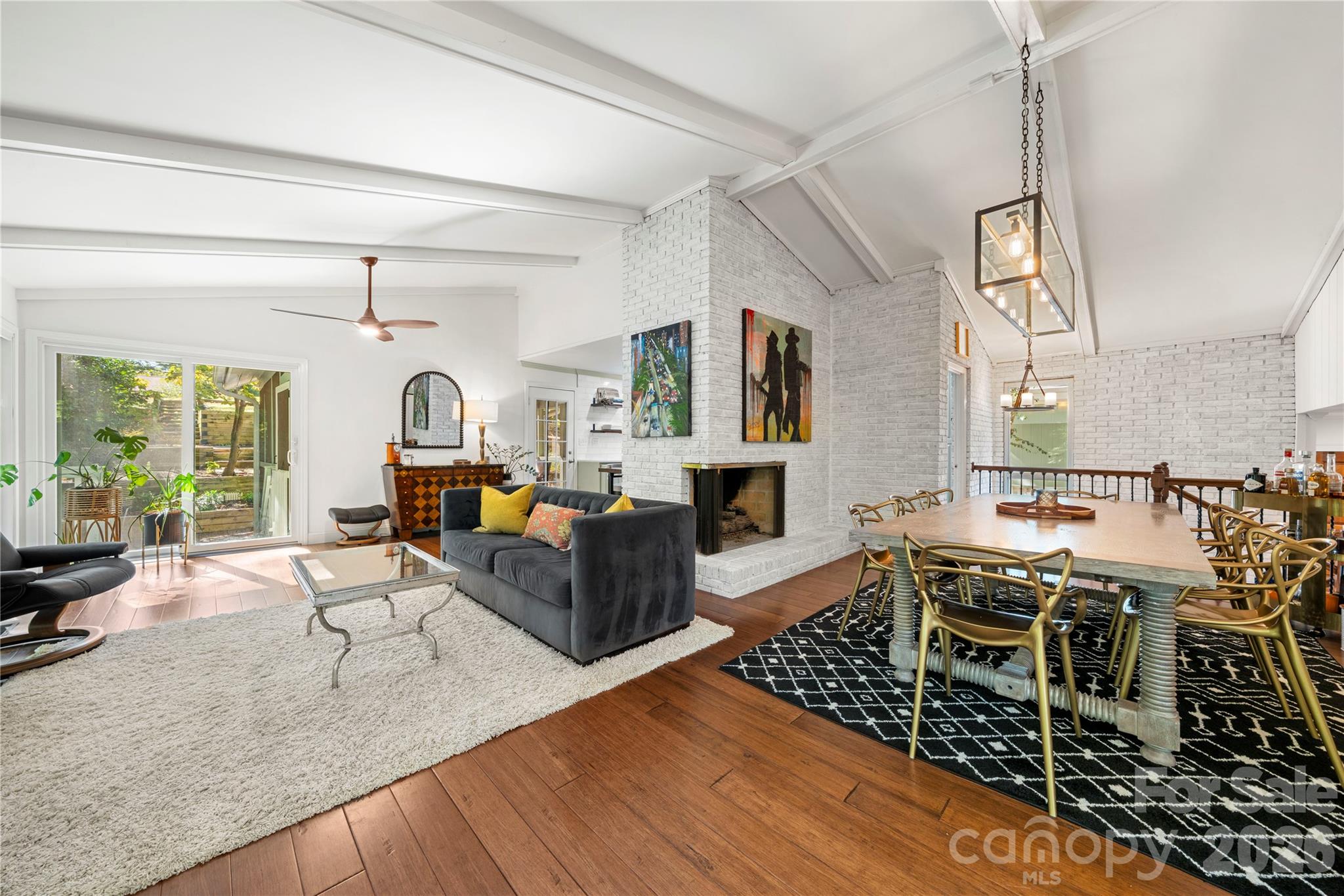 6 Oakwood Court