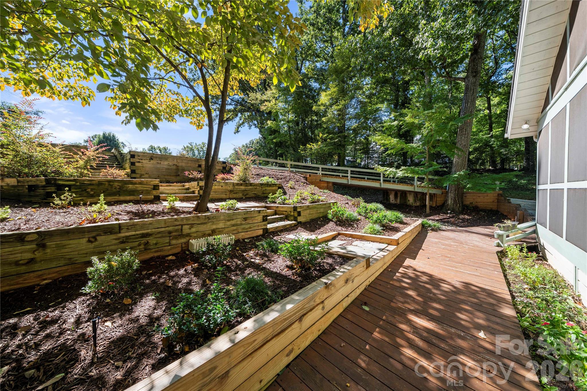 6 Oakwood Court