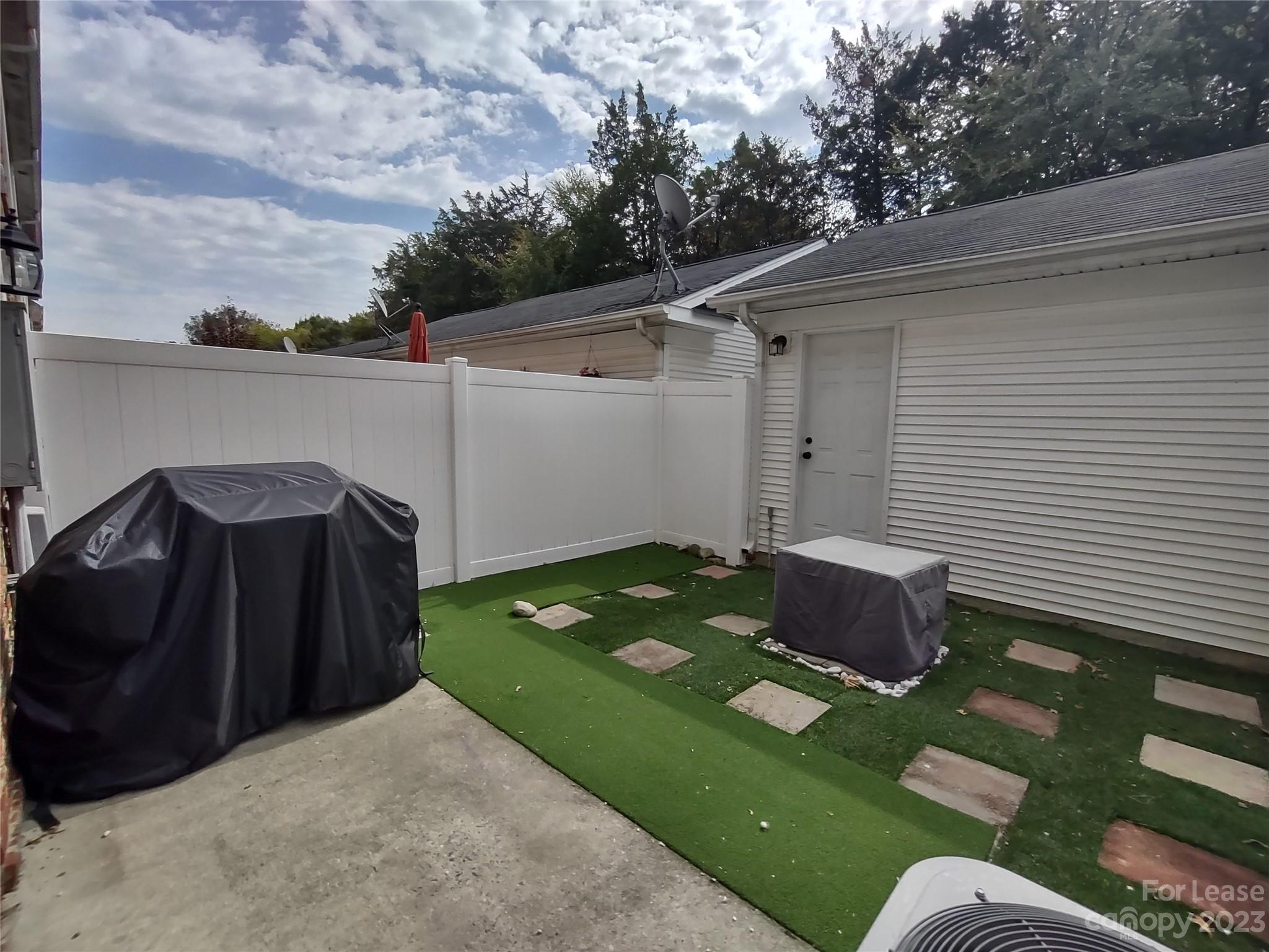 East Field - Residential Lease