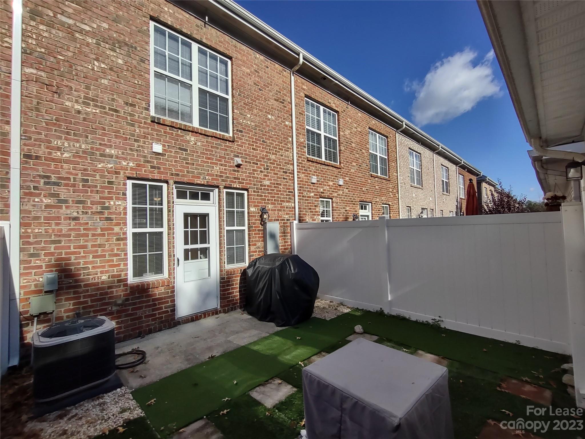 East Field - Residential Lease