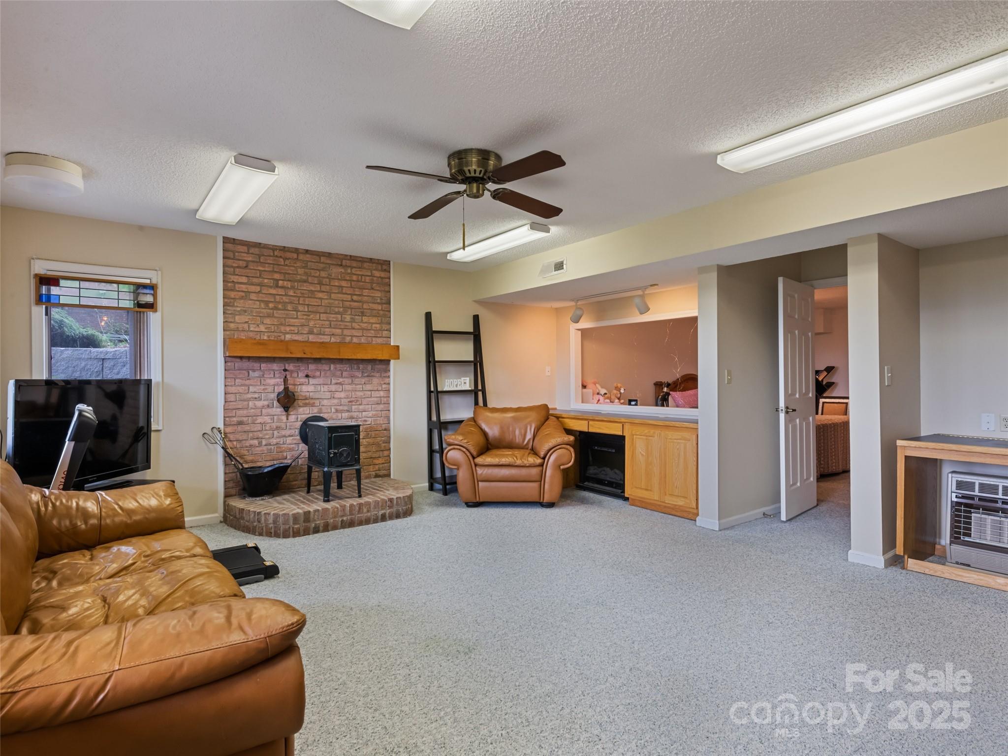 Fleetwood Plaza - Residential