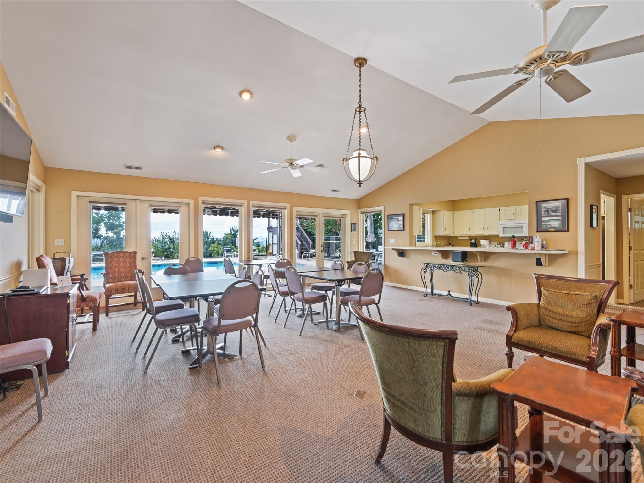 Fleetwood Plaza - Residential