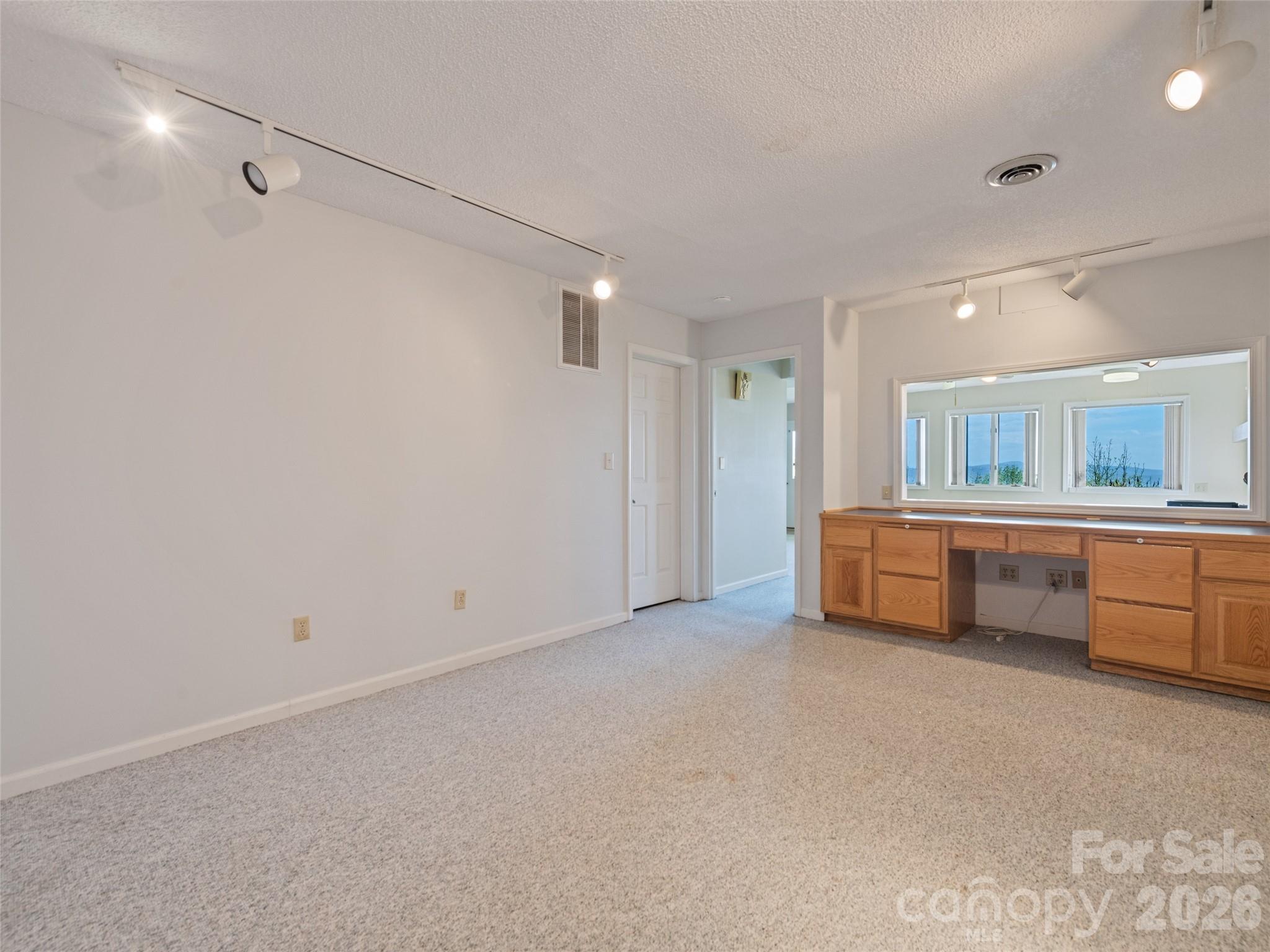 Fleetwood Plaza - Residential