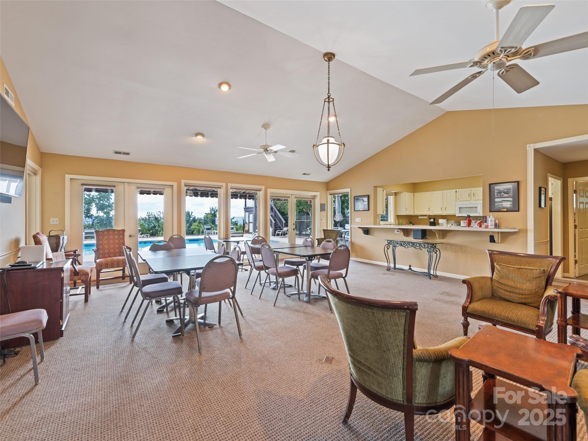 Fleetwood Plaza - Residential