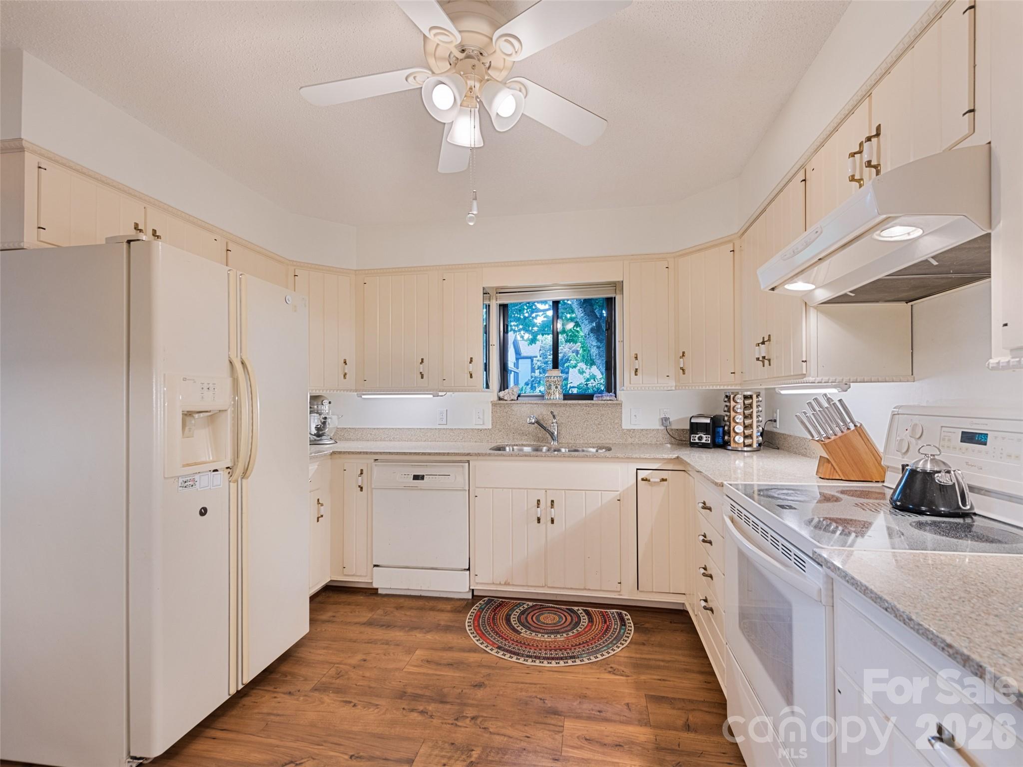 Fleetwood Plaza - Residential