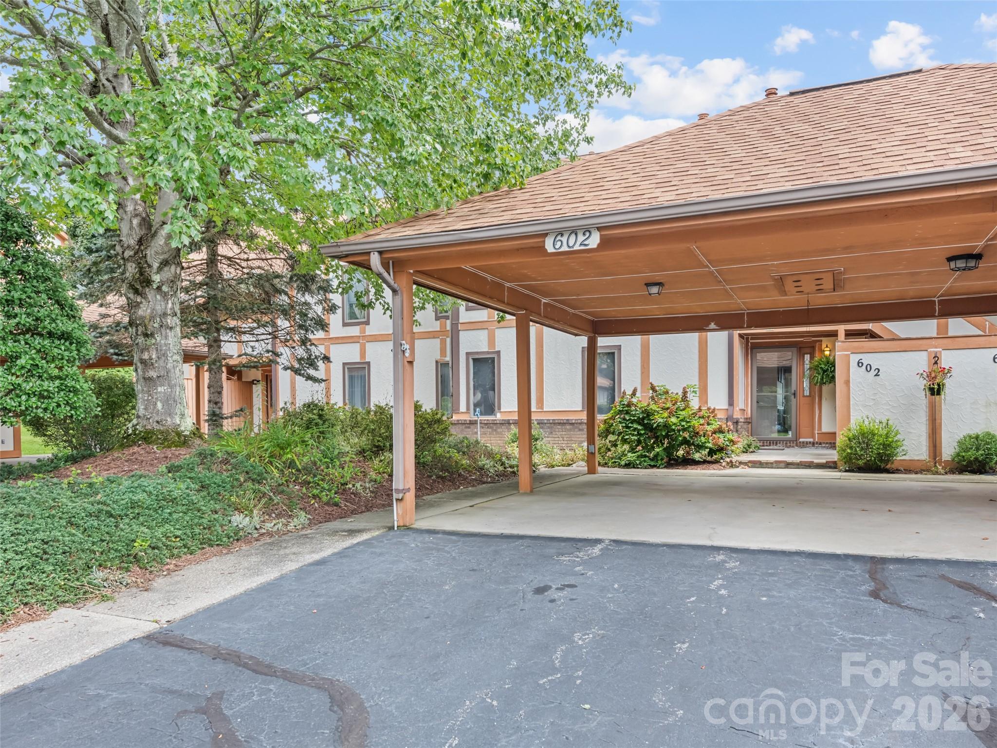 Fleetwood Plaza - Residential