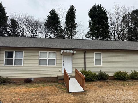 Photo of 2075 N Whisnant Avenue, Newton, NC 28658 (MLS # 4314434)