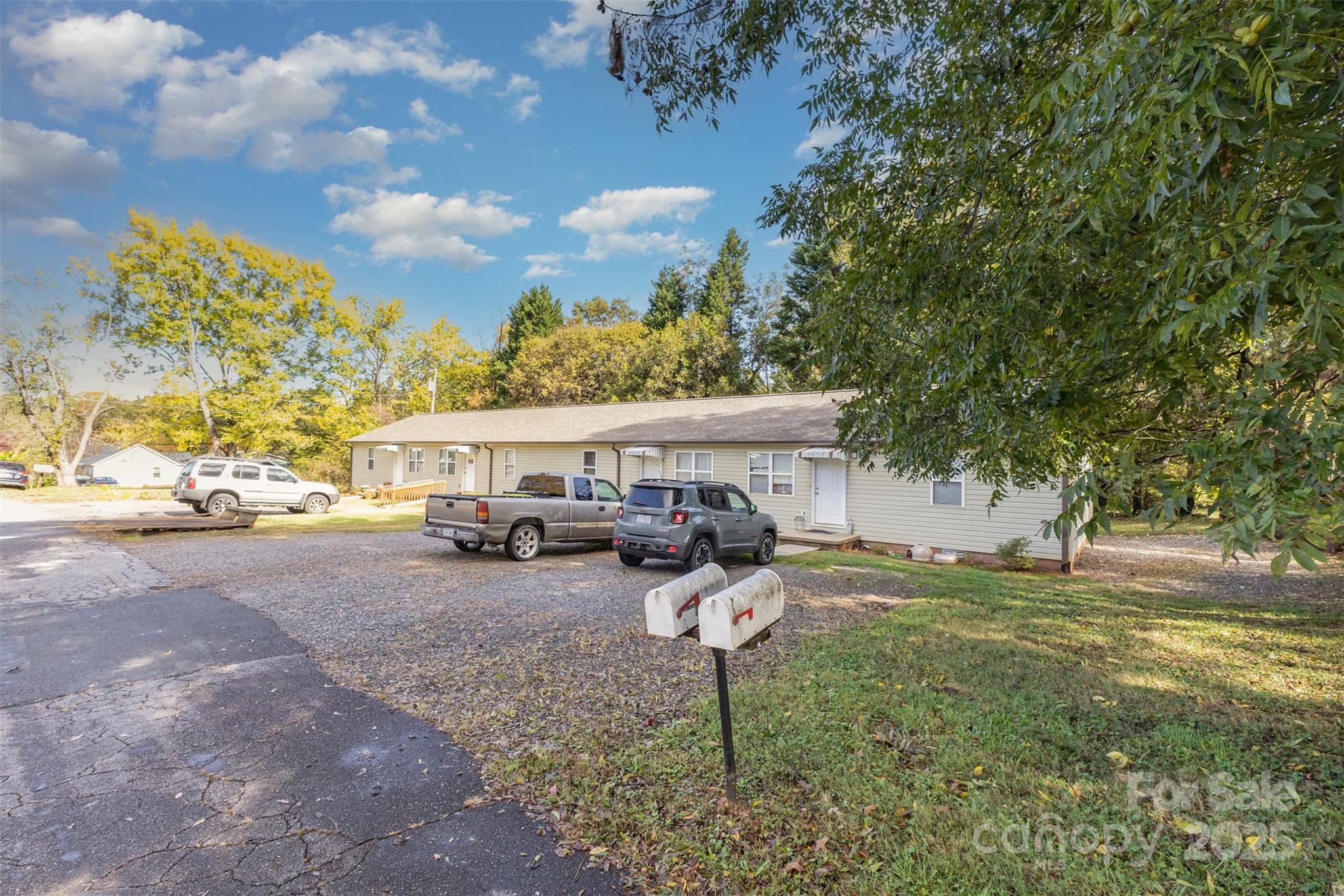 2081 N Whisnant Avenue