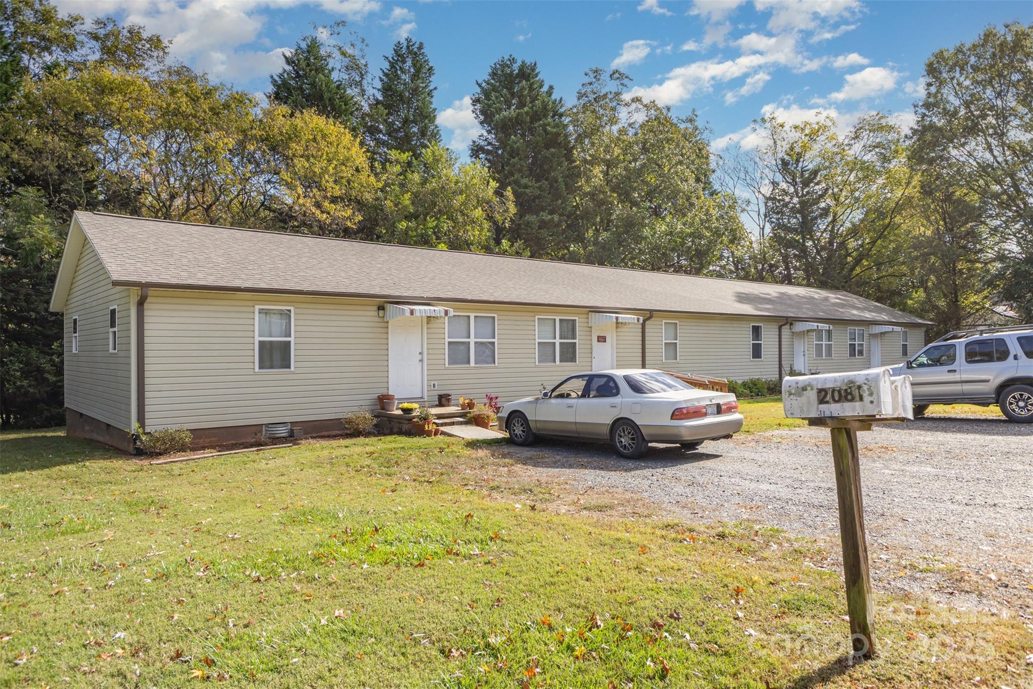 2081 N Whisnant Avenue