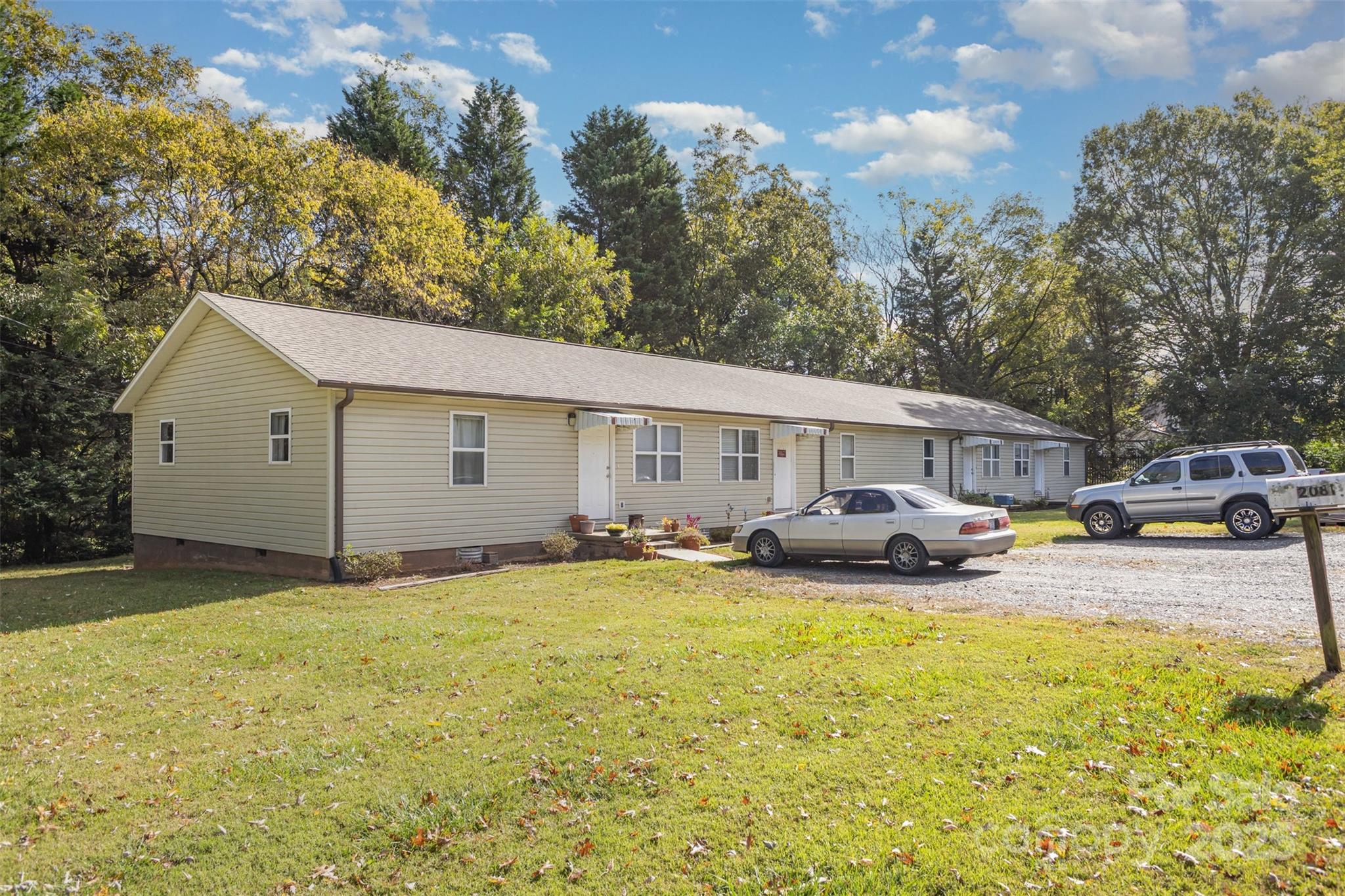 2081 N Whisnant Avenue