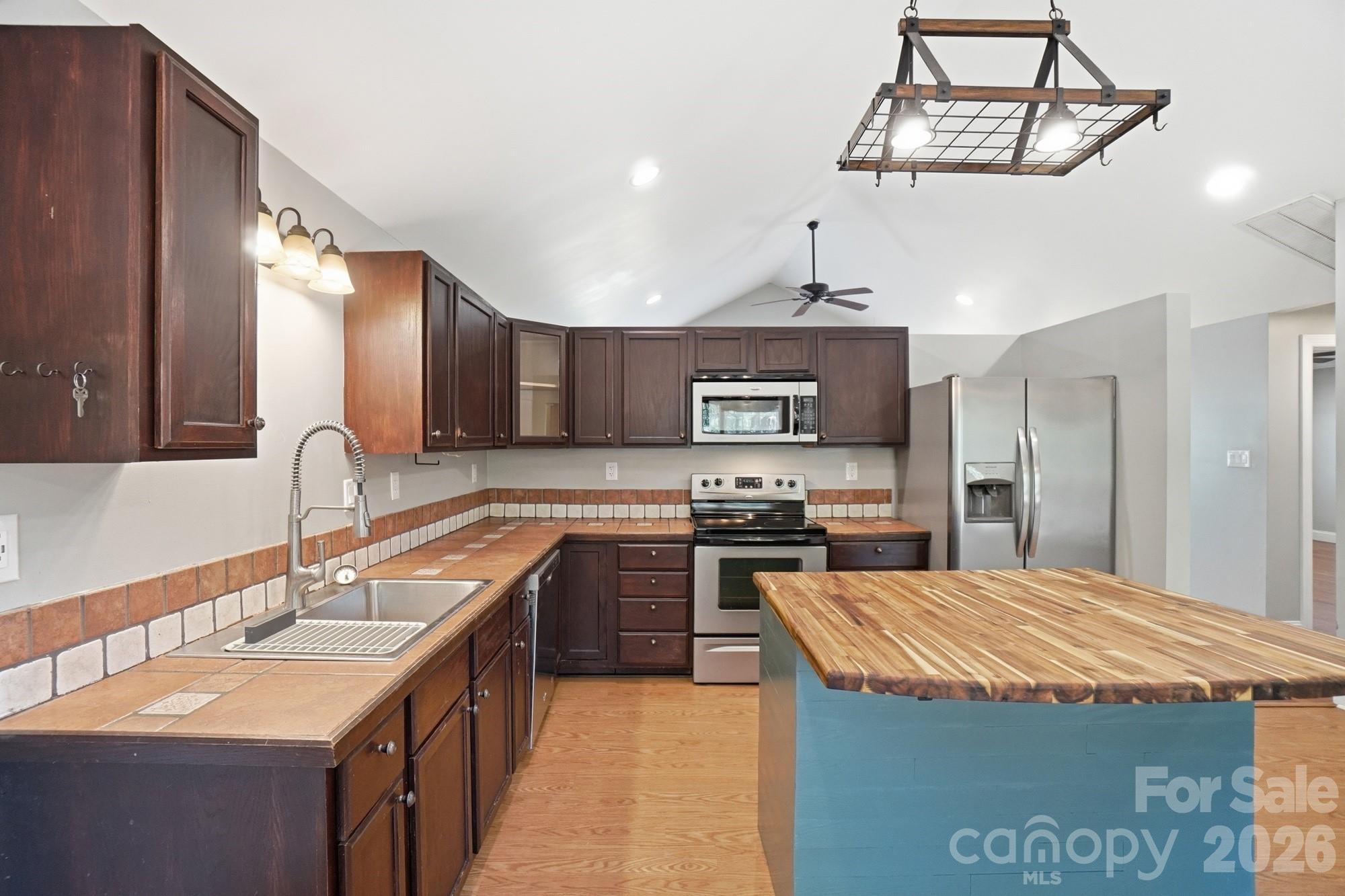 Hickory Hills - Residential