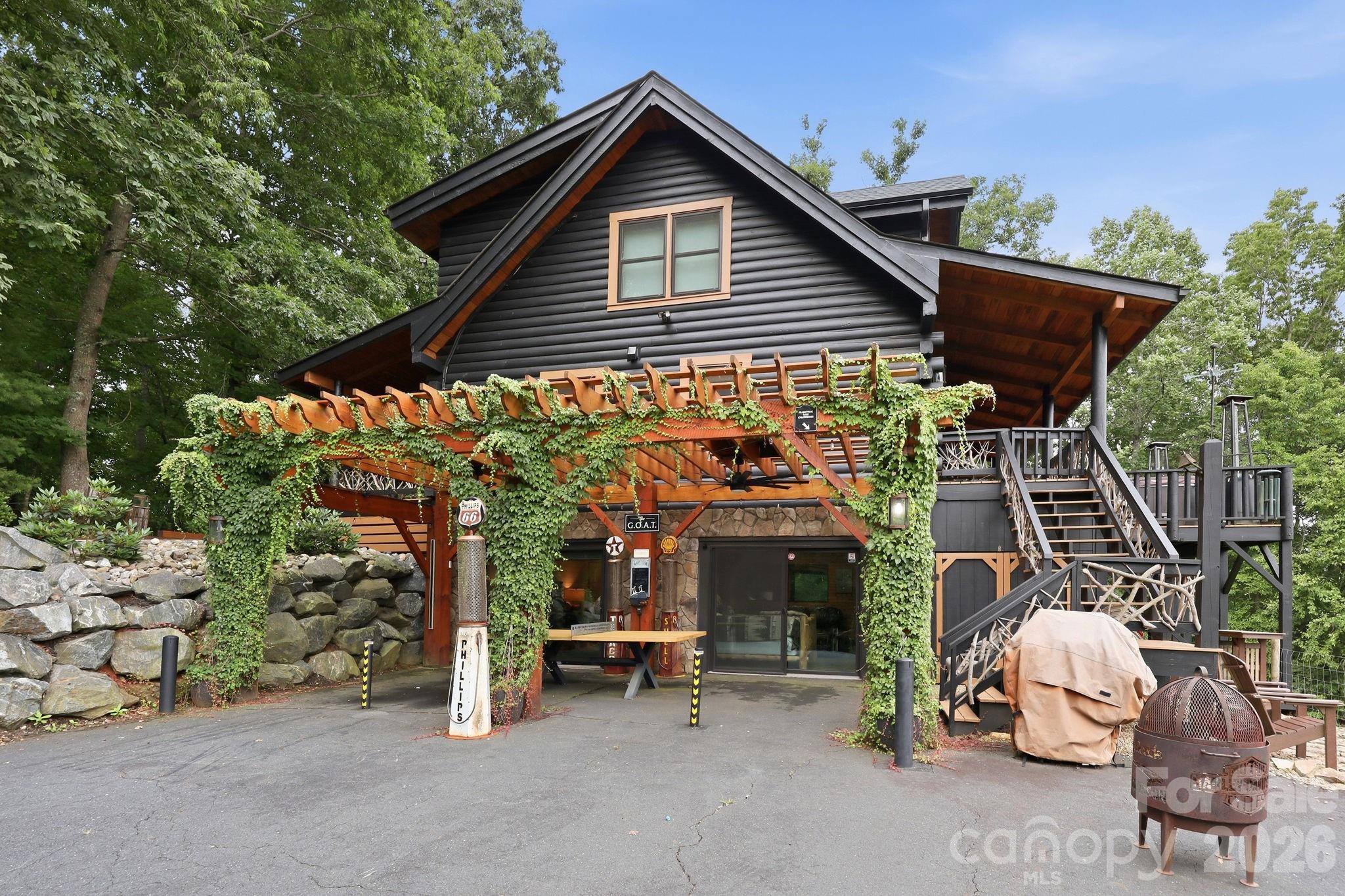 206 Hamlet Drive