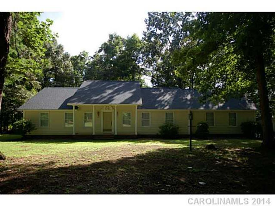 Quiet, peaceful cul-de-sac ranch home in the Lakeside neighborhood!  Huge game room off of the kitchen that could easily be used for an office, playroom, or library! Mature trees provide ample shade for the back deck.  Well built custom cabinetry and lots of storage space throughout.  Convenient enough to downtown and entertainment yet provides quiet country living.  Stacked stone fp in Great Rm!