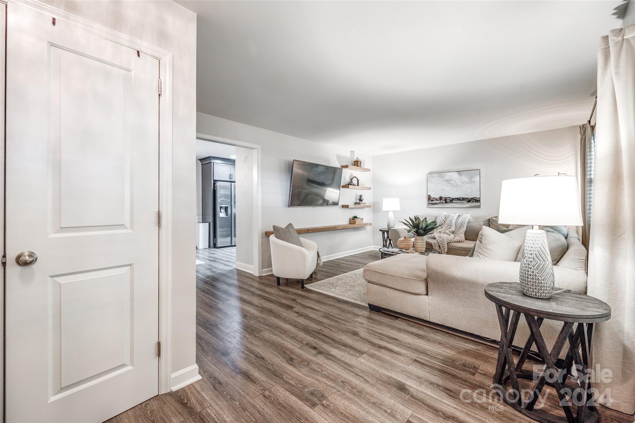 Tega Cay - Residential