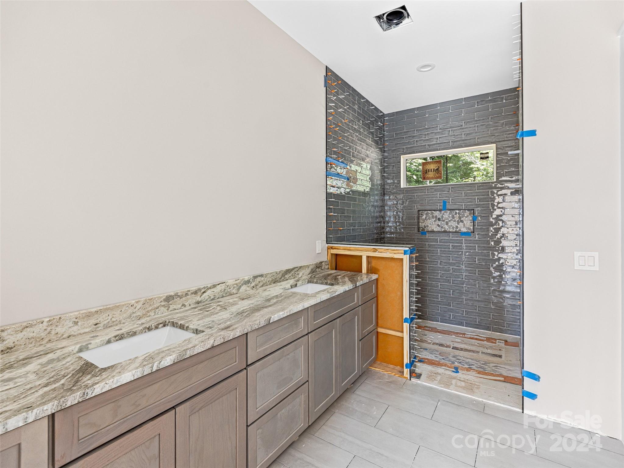 Pinnacle Falls - Residential