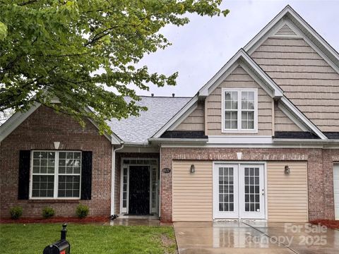 4637 Willow Glen Road Harrisburg NC 28075