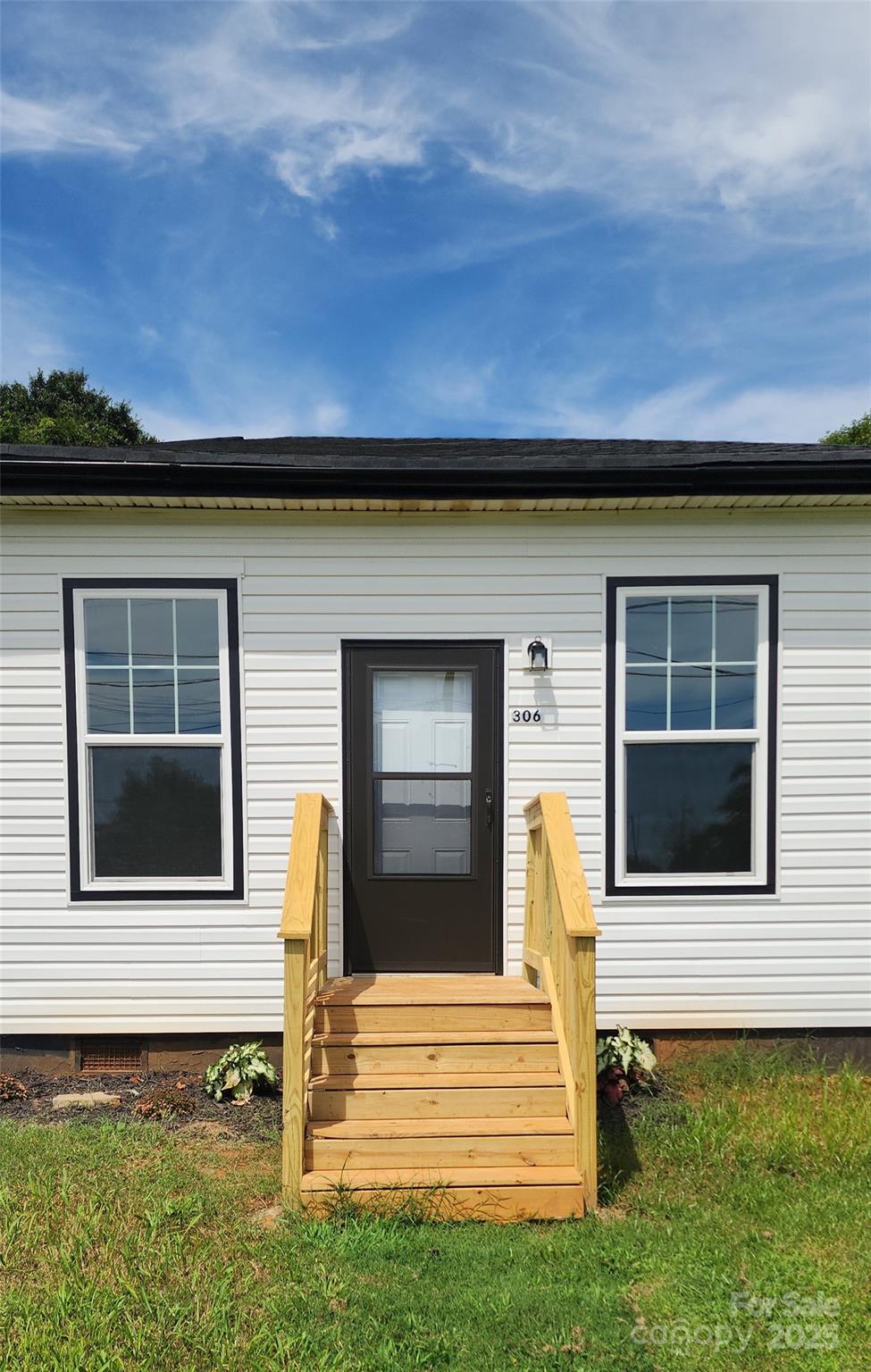 306 E Ratchford Avenue